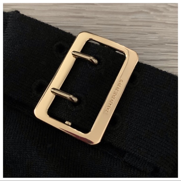 Burberry Buckle Detail Merino Wool Sweater - Picture 3 of 9
